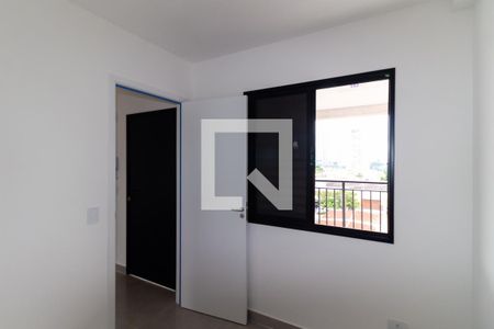 Quarto 2 de apartamento para alugar com 2 quartos, 40m² em Vila Canero, São Paulo