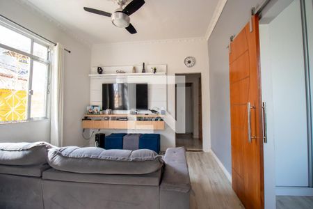 Sala de casa para alugar com 2 quartos, 75m² em Vista Alegre, Rio de Janeiro