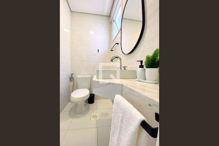 Banheiro de apartamento para alugar com 2 quartos, 77m² em José Menino, Santos