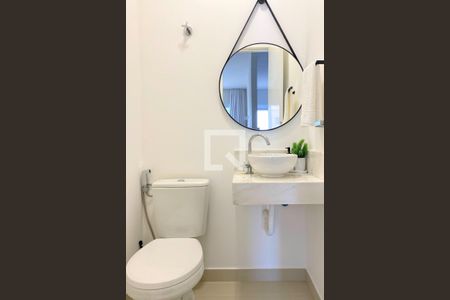 Banheiro de apartamento para alugar com 2 quartos, 77m² em José Menino, Santos