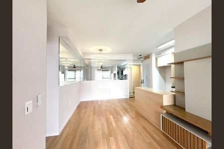 Sala/cozinha de apartamento para alugar com 2 quartos, 70m² em City América, São Paulo