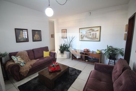 Sala de casa à venda com 3 quartos, 360m² em Eldorado, Contagem