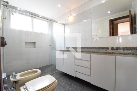 Banheiro da Suíte de apartamento para alugar com 3 quartos, 238m² em Bacacheri, Curitiba