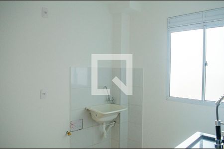 Cozinha de apartamento para alugar com 2 quartos, 42m² em Parque Tremendao, Goiânia