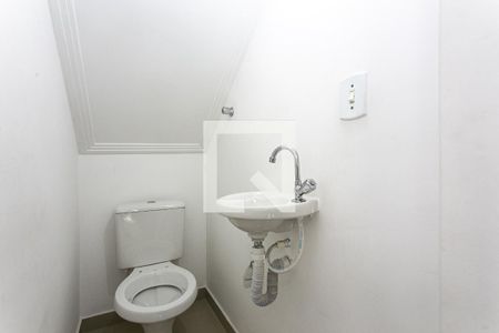 Lavabo de casa de condomínio para alugar com 2 quartos, 80m² em Itaquera, São Paulo