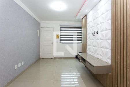 Sala de casa de condomínio para alugar com 2 quartos, 80m² em Itaquera, São Paulo