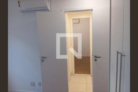 Corredor de apartamento para alugar com 3 quartos, 130m² em Barra da Tijuca, Rio de Janeiro