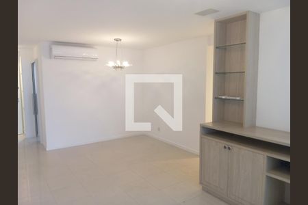 Sala de apartamento para alugar com 3 quartos, 130m² em Barra da Tijuca, Rio de Janeiro