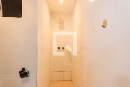 Banheiro de kitnet/studio para alugar com 1 quarto, 38m² em Tijuca, Rio de Janeiro