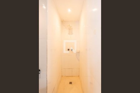 Banheiro de kitnet/studio para alugar com 1 quarto, 38m² em Tijuca, Rio de Janeiro