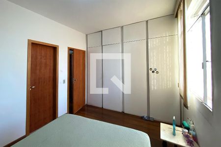 Apartamento à venda com 3 quartos, 107m² em Salgado Filho, Belo Horizonte
