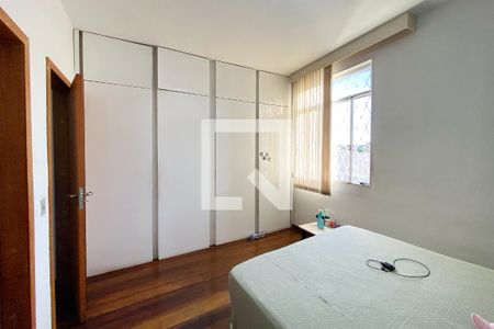 Apartamento à venda com 3 quartos, 107m² em Salgado Filho, Belo Horizonte