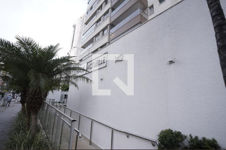 Apartamento para alugar com 3 quartos, 80m² em Jardim Goiás, Goiânia
