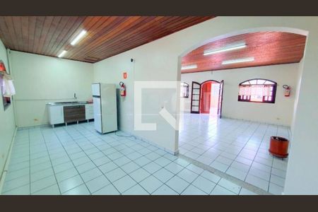 Casa à venda com 4 quartos, 320m² em Vila Imperio, São Paulo