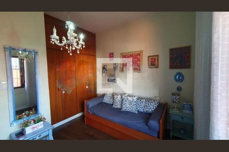 Casa à venda com 4 quartos, 320m² em Vila Imperio, São Paulo