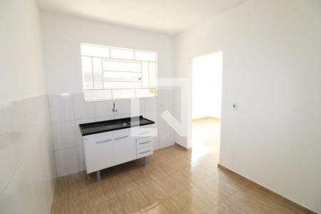 Cozinha de casa para alugar com 1 quarto, 50m² em Jardim Satélite, São José dos Campos