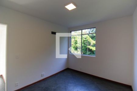 Quarto 1 de apartamento para alugar com 2 quartos, 55m² em Santa Rosa, Niterói