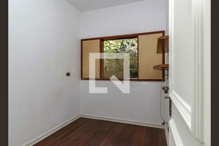 Casa à venda com 4 quartos, 273m² em Jardim Marajoara, São Paulo