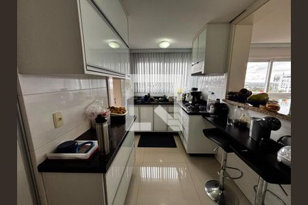 Cozinha de apartamento para alugar com 3 quartos, 101m² em Jardim São Pedro, Porto Alegre