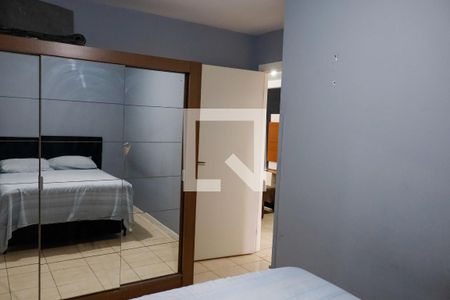 Quarto 2 de apartamento para alugar com 2 quartos, 48m² em Quitaúna, Osasco