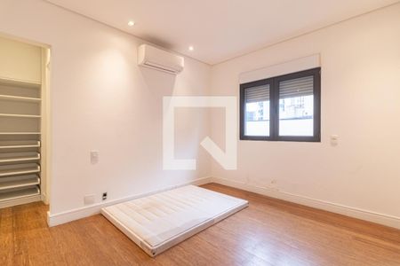 Quarto Suíte  de apartamento à venda com 2 quartos, 150m² em Chácara Itaim, São Paulo