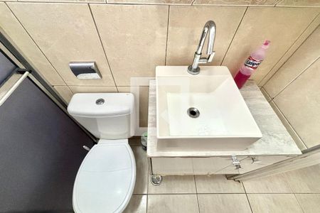 Banheiro de apartamento à venda com 2 quartos, 50m² em Vila Sílvia, São Paulo