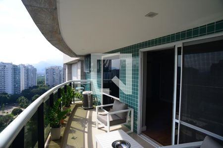 Varanda de apartamento à venda com 4 quartos, 250m² em Barra da Tijuca, Rio de Janeiro