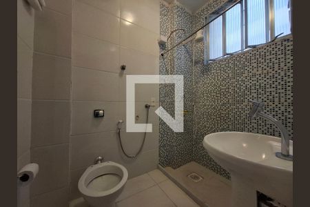 Banheiro de apartamento para alugar com 1 quarto, 48m² em Centro, Rio de Janeiro