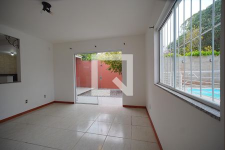 Sala da lareira de casa para alugar com 3 quartos, 180m² em Campeche, Florianópolis