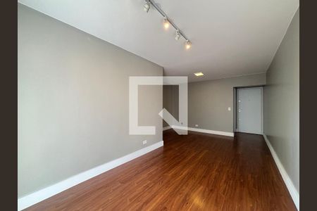 Sala de apartamento para alugar com 3 quartos, 76m² em Vila Olímpia, São Paulo