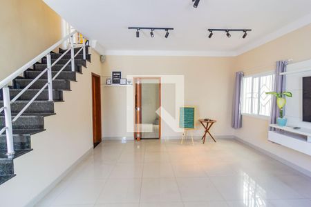 Sala de casa para alugar com 3 quartos, 105m² em Jardim Santa Cruz (campo Grande), São Paulo