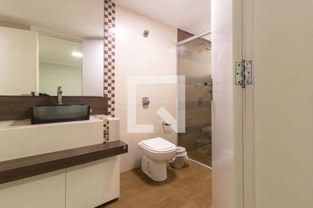 Banheiro da Suíte 1 de casa à venda com 4 quartos, 290m² em Santa Quiteria, Curitiba
