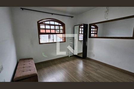 Casa à venda com 3 quartos, 90m² em Campo Grande, São Paulo