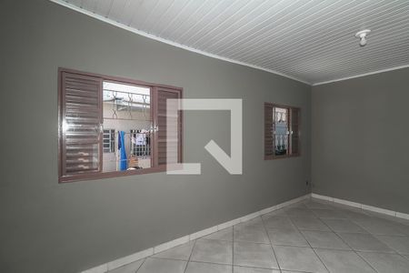Quarto de casa para alugar com 2 quartos, 80m² em Rubem Berta, Porto Alegre