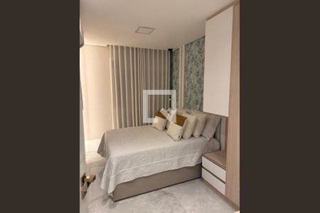 Quarto de apartamento à venda com 3 quartos, 180m² em Morro do Espelho, São Leopoldo