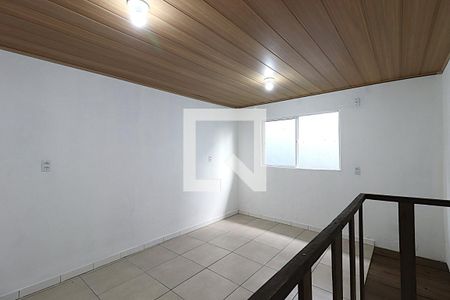 Quarto de casa para alugar com 1 quarto, 28m² em Mário Quintana, Porto Alegre