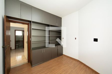 quarto 1  de casa à venda com 6 quartos, 431m² em Minas Brasil, Belo Horizonte