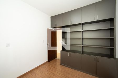 quarto 1  de casa à venda com 6 quartos, 431m² em Minas Brasil, Belo Horizonte
