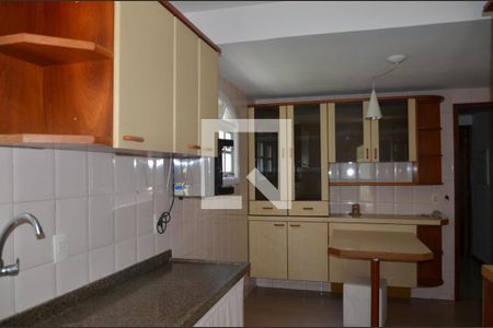 Casa de Condomínio para alugar com 4 quartos, 200m² em Pendotiba, Niterói