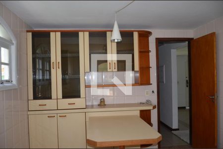 Casa de Condomínio para alugar com 4 quartos, 200m² em Pendotiba, Niterói