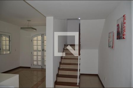 Casa de Condomínio para alugar com 4 quartos, 200m² em Pendotiba, Niterói
