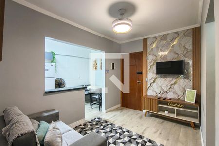 Sala  de apartamento para alugar com 2 quartos, 58m² em Vila Tupi, Praia Grande