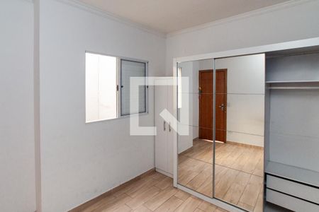 Quarto 1 de casa de condomínio para alugar com 2 quartos, 41m² em Vila Mazzei, São Paulo