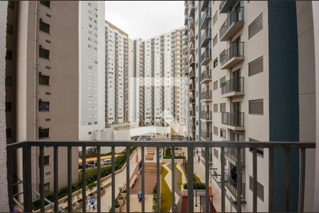 Vista da varanda da sala de apartamento para alugar com 2 quartos, 44m² em Vila Albertina, São Paulo