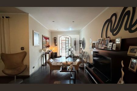 Casa para alugar com 5 quartos, 250m² em Mooca, São Paulo