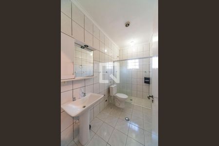 Banheiro de casa para alugar com 3 quartos, 220m² em Jardim Pilar, Santo André