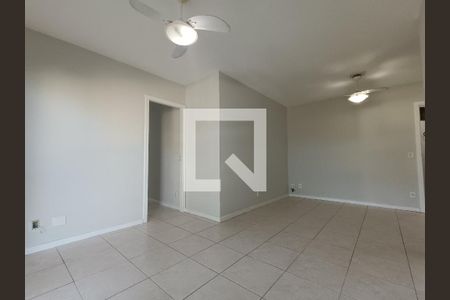 SALA de apartamento para alugar com 2 quartos, 77m² em Granja dos Cavaleiros, Macaé