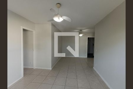 SALA de apartamento para alugar com 2 quartos, 77m² em Granja dos Cavaleiros, Macaé