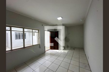Casa à venda com 3 quartos, 150m² em Vila Campo Grande, São Paulo