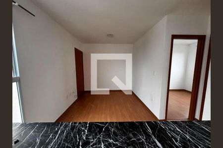 Sala de apartamento para alugar com 2 quartos, 45m² em Jansen, Gravataí